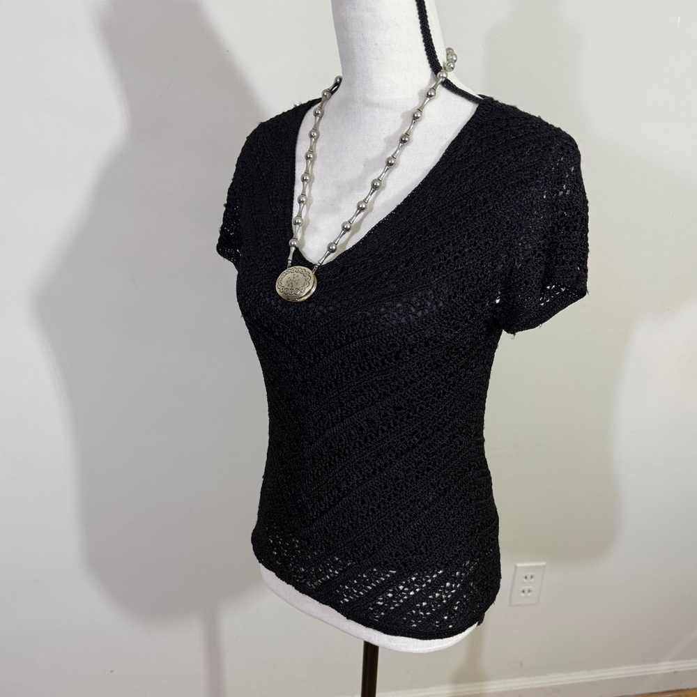 Jones Wear Black Crochet V-Neck Short Sleeve Top New with tags - Picture 8 of 12
